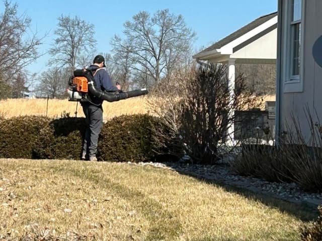 Spring and Fall Cleanup Service Image